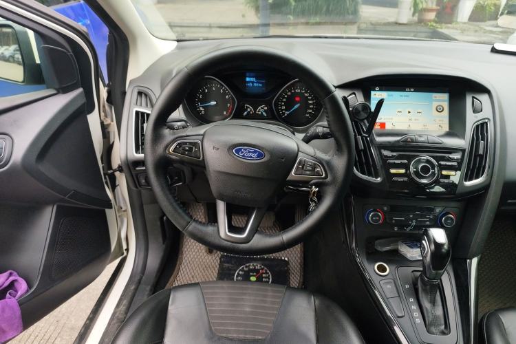 Used Ford Focus 2015 Hatchback EcoBoost 125 Automatic Supreme Style Edition