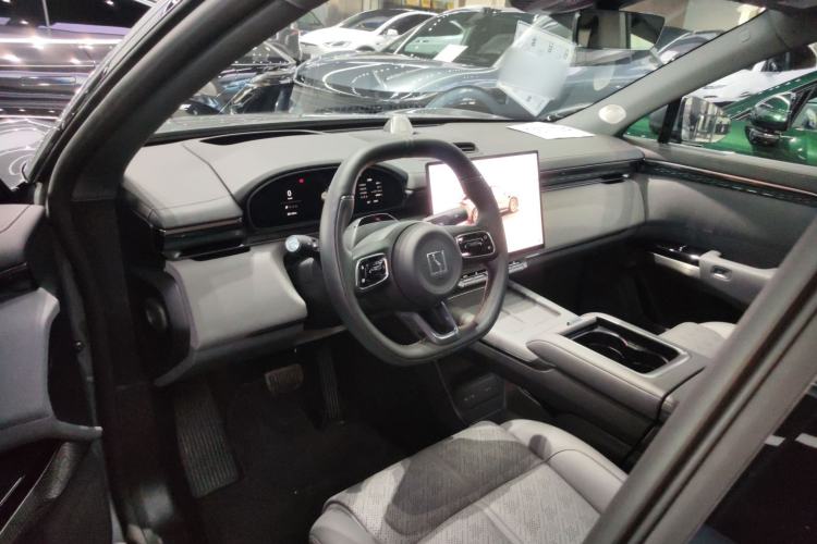 Used Zeekr 7X 2025 100 kWh Long-Range Rear-Wheel Drive with Intelligent Driving Features