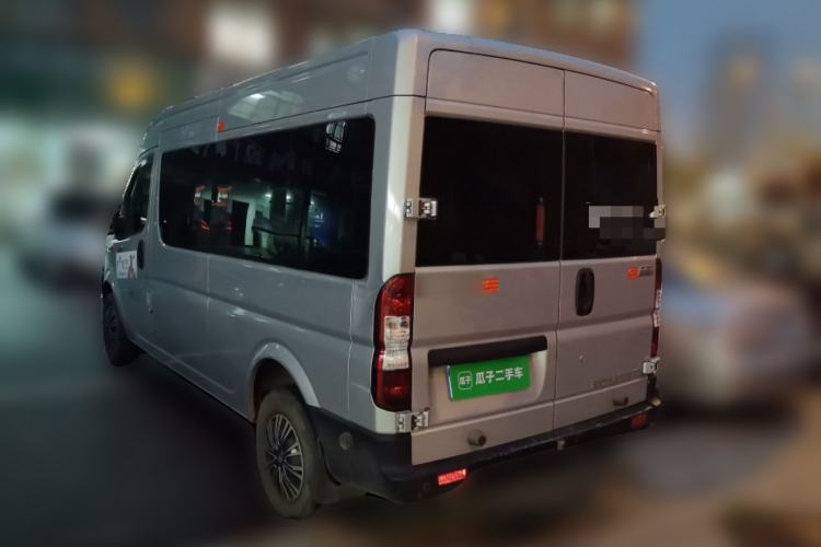 Used Dongfeng Yufeng 2023 V9+ 2.0T Manual Front-Wheel-Drive Multi-Function Mid-Roof Van with 7/8/9 Seats
