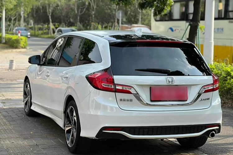 Used Honda Jade 2017 1.8L automatic Comfort version 5 seats
