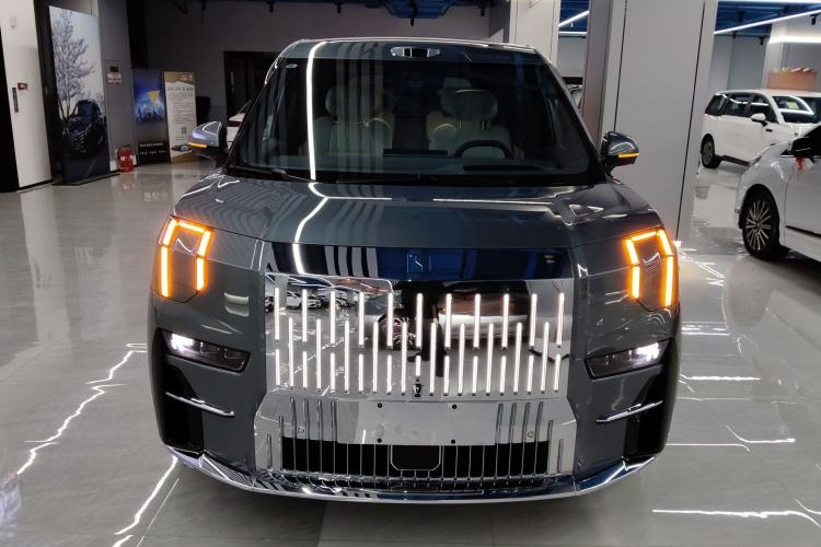 Used Zeekr 009 2024 7-Seater Walk-Through Version Four-Wheel Drive 108 kWh
