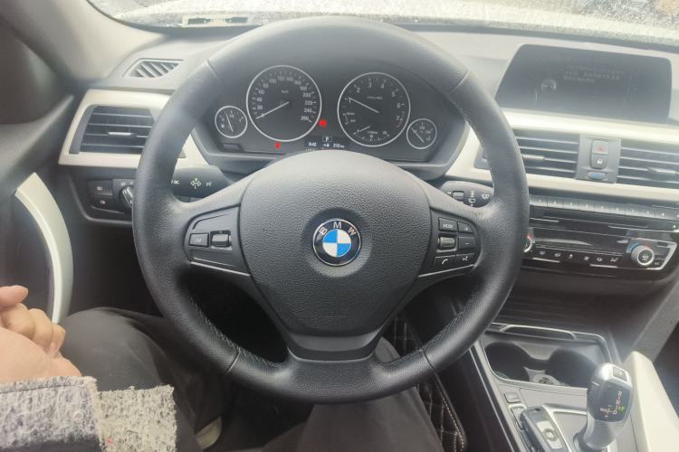 Used BMW 3 Series 2016 320i Fashion Model Steering Wheel