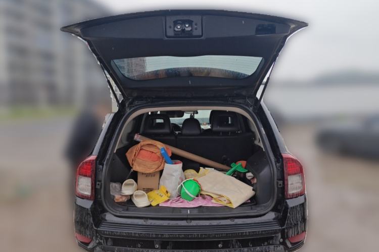 Used Jeep Compass 2014 2.0L two-wheel drive urban version
