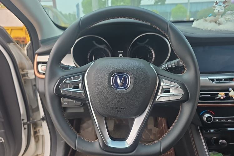 Used CHANGAN Eado 2018 1.6L GDI Manual Trendy Model China V Standard Steering Wheel