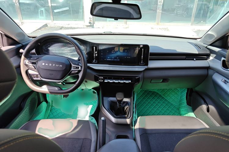 Used Baojun RC-5 2020 1.5T Manual Smart Luxury Edition Center Console