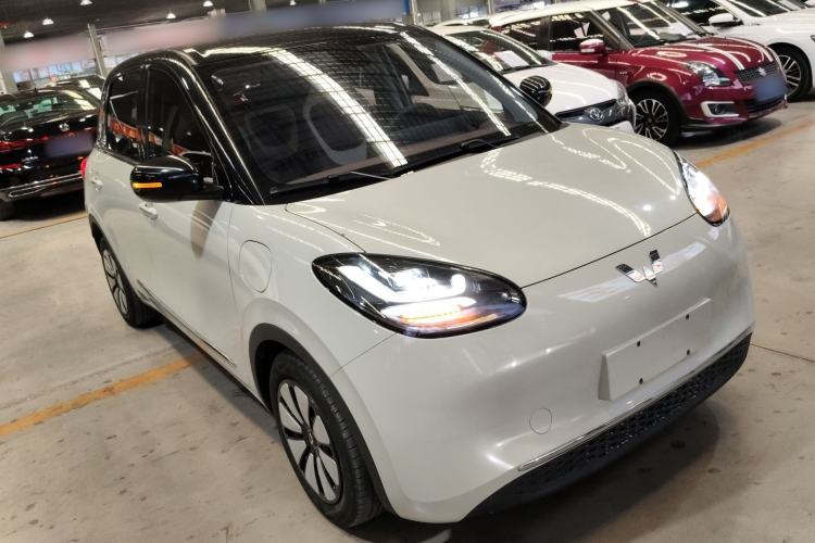 Used Wuling Bingo 2023 333 km Lingxi Connected Version Front Right 45 Deg