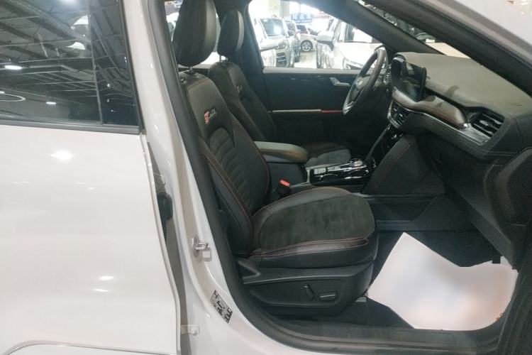 Used Ford Escape 2024 EcoBoost 245 Four-Wheel Drive ST-Line Pro Trim Right Front Seat