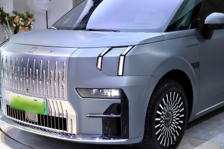 Used Zeekr 009 2024 Six-Seat Executive Version 4WD 108 kWh