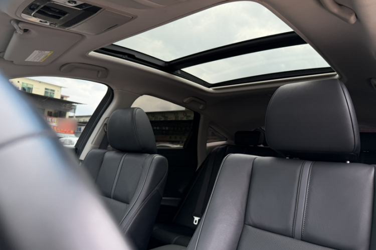 Used Honda Crosstour 2014 2.4L Luxury Edition
