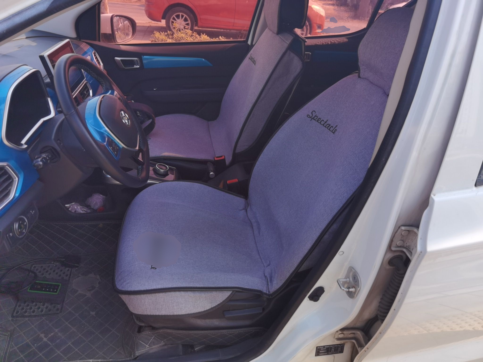 Переднее сиденье в автомобиле