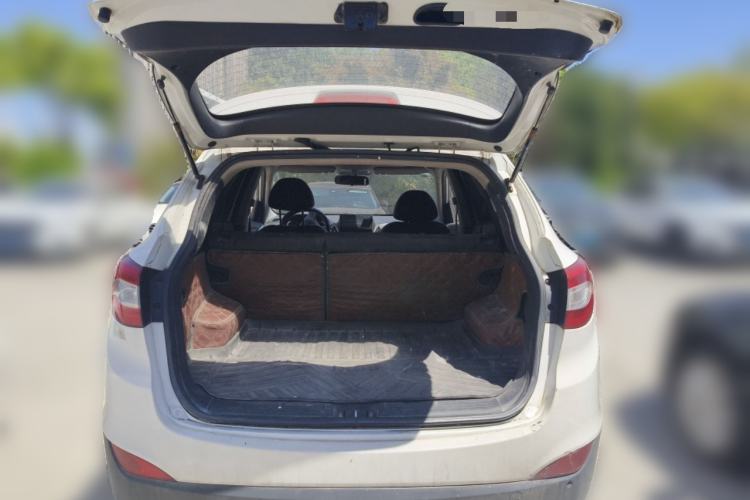 Used Hyundai ix35 2013 2.0L Automatic Two-Wheel Drive Smart GLS China IV Standard Trunk