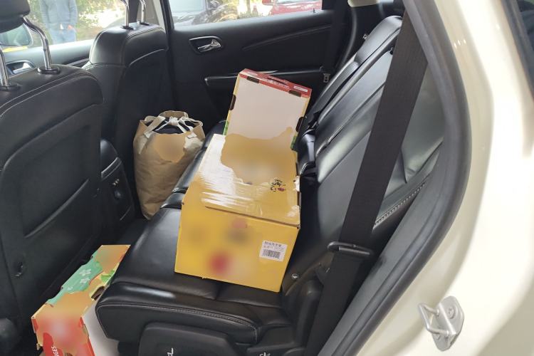 Used Dodge Journey 2013 2.4L Two-Wheel Drive Luxury Version