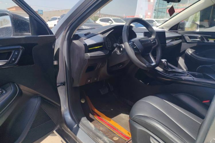 Used Roewe i5 2021 1.5L CVT Platinum Edition