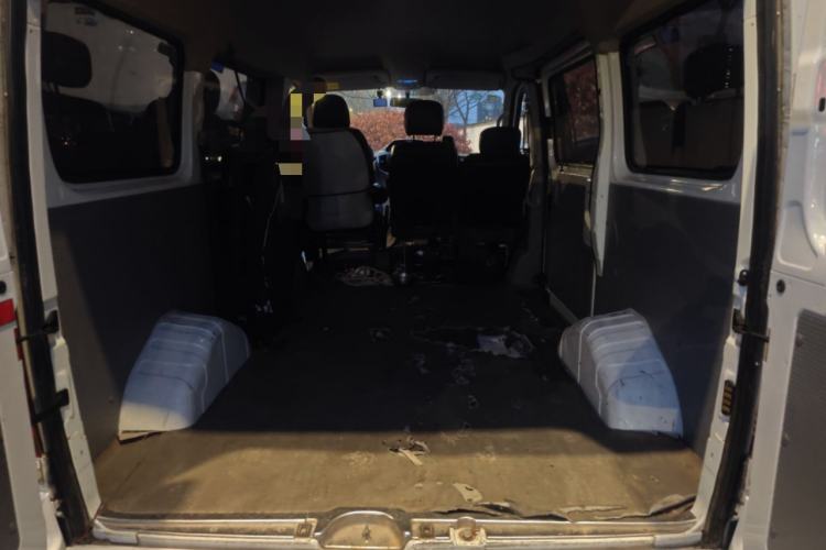 Used SAIC MAXUS Xintu V80 2018 2.5T AMT Aoyuntong Short Wheelbase Mid-Roof 5-6 Seater