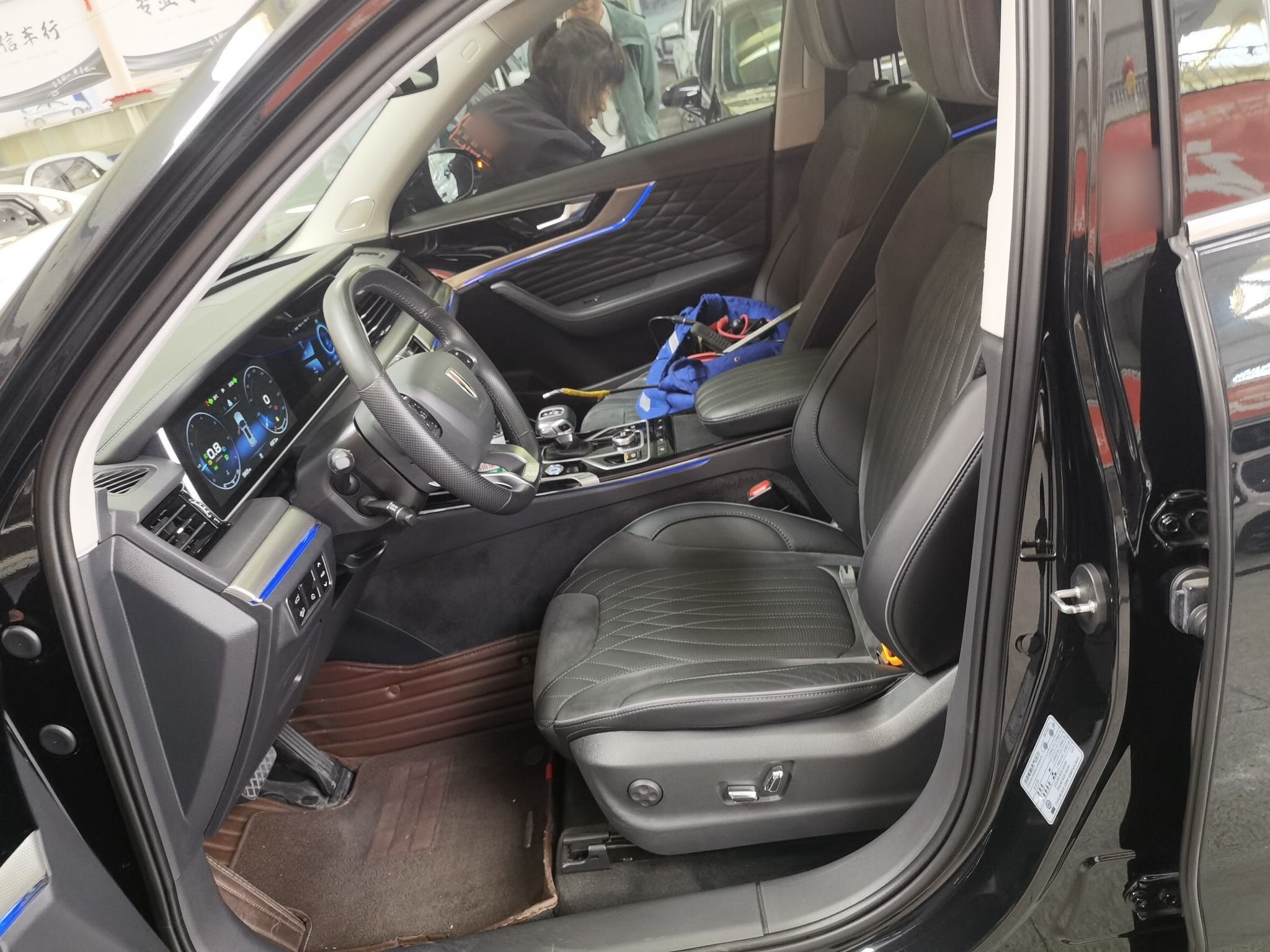 Переднее сиденье в автомобиле