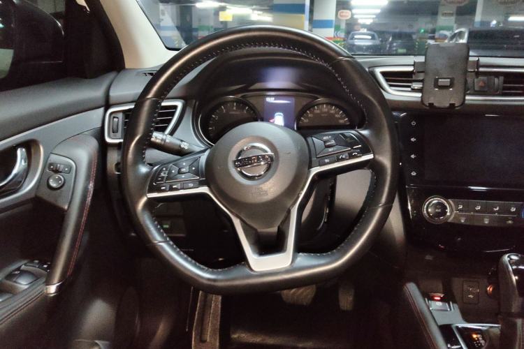 Used Nissan Qashqai 2019 2.0L CVT Luxury Edition Steering Wheel