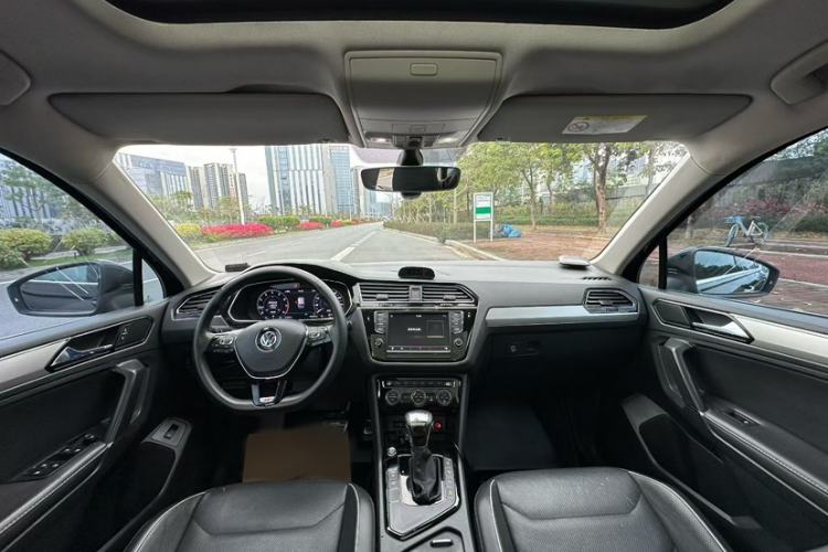 Used Volkswagen Tiguan L 2017 330TSI Automatic Two-Wheel Drive Flagship Edition Interior 1