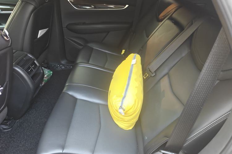 Used Cadillac XT5 2022 2.0T Four-Wheel Drive Luxury Version (Hummingbird Edition) Left Rear Seat