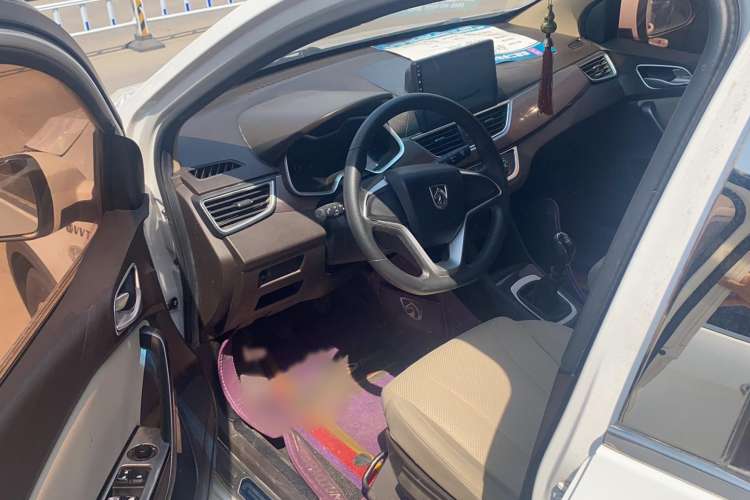 Used Baojun 310W 2017 1.5L Manual Comfort Version China V