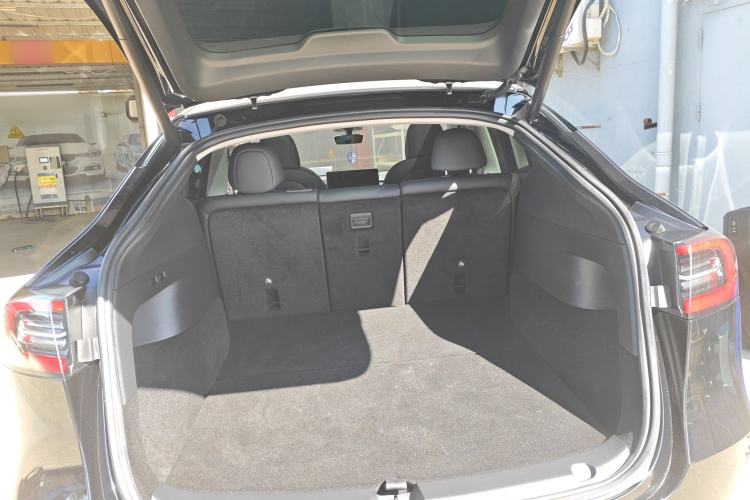 Used Tesla Model Y 2022 Rear-Wheel-Drive Version
