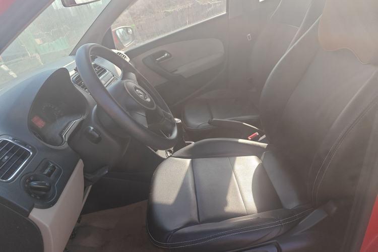 Used Volkswagen Polo 2011 1.4L Manual ZhiShang Edition Left Front Seat