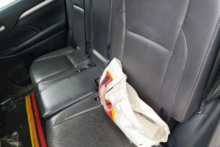 Used Toyota Highlander 2015 2.0T Four-Wheel Drive Luxury Edition 7-Seater Left Rear Seat