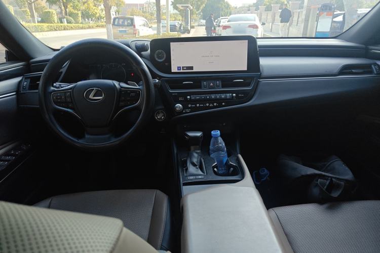 Used Lexus ES 2023 200 Excellence Edition