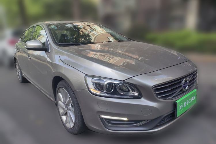 Used Volvo S60 2015 S60L 2.0T Zhiyuan Edition
