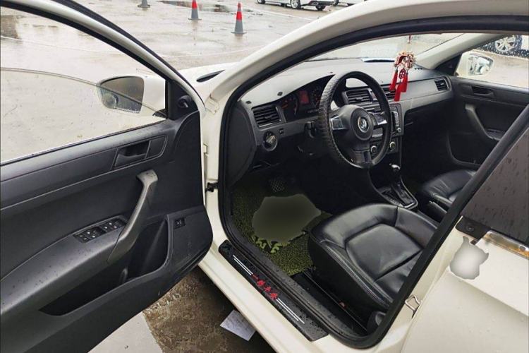 Used Volkswagen Santana 2015 1.6L Automatic Fashion Edition