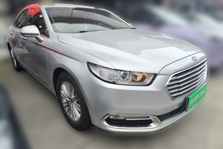 Used Ford Taurus 2015 EcoBoost 245 Fashion Edition Front Right 45 Deg