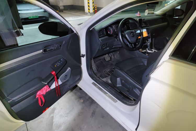 Used Volkswagen Lamando 2015 280TSI DSG Comfort Edition
