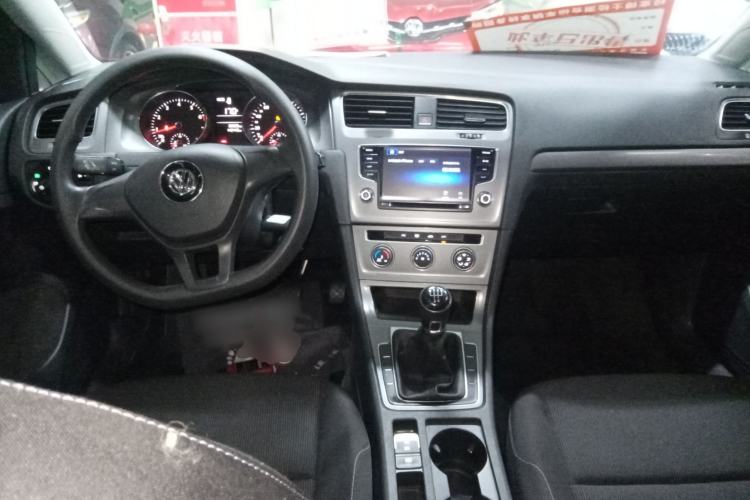 Used Volkswagen Golf 2014 1.6L Manual Fashion Edition
