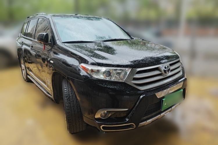 Used Toyota Highlander 2012 2.7L Two-Wheel Drive 7-Seater Luxury Edition Front Right 45 Deg
