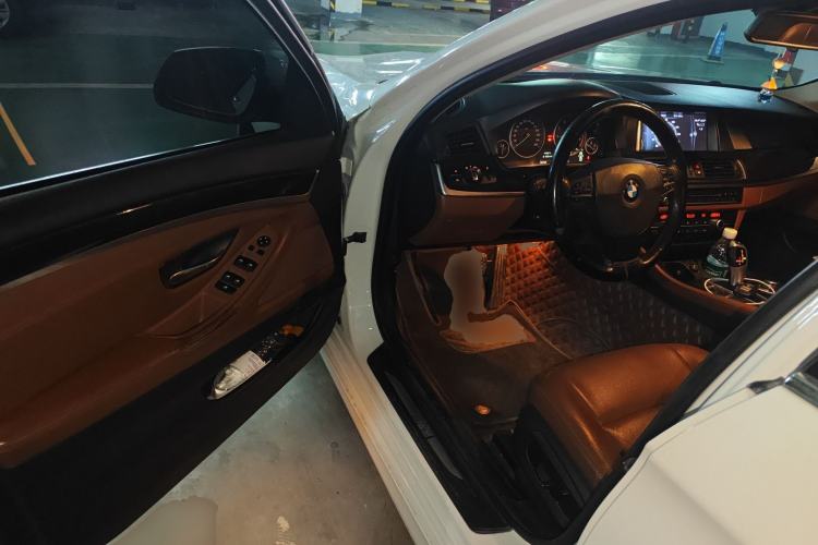 Used BMW 5 Series 2014 520Li Elegant Model
