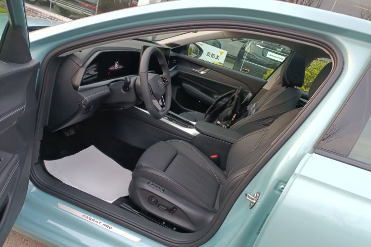 Used Volkswagen Passat 2025 Pro 380TSI Starry Dragon Luxury Edition
