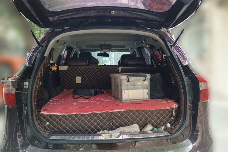 Used JMC Yusheng S350 2016 2.4T Automatic 2WD Diesel Luxury Version with Sunroof 7 Seats Trunk