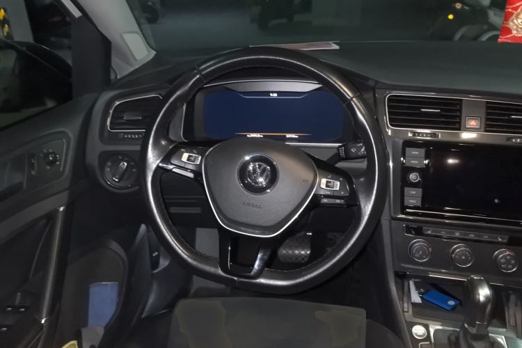 Used Volkswagen Golf 2019 280TSI DSG Luxury Version China VI Standard Steering Wheel