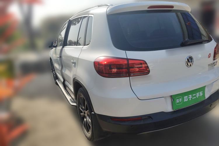 Used Volkswagen Tiguan 2015 1.8TSI Automatic All-Wheel-Drive Luxury Model Rear Left 45 Deg