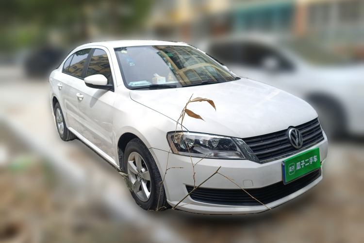 Used Volkswagen Lavida 2015 1.6L Automatic Fashion Edition Front Right 45 Deg