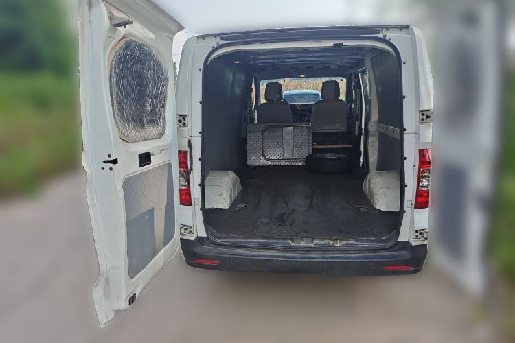 Used SAIC MAXUS EV30 2023 Pure-Electric Smart Logistics Expert with Long Wheelbase Guoxuan
