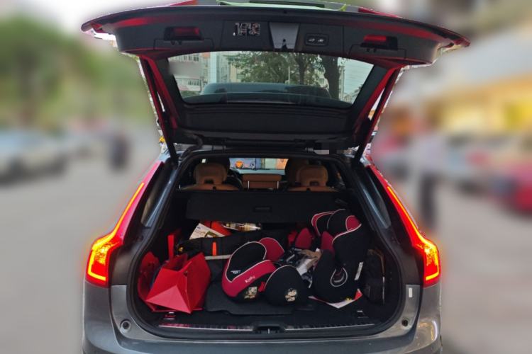 Used Volvo V90 2019 Cross Country T5 AWD Luxury Edition China VI Standard
