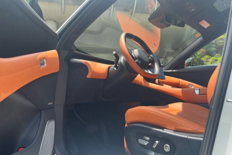 Used Xiaomi Auto YU7 2025 Ultra-Long Range High-Performance All-Wheel-Drive Max Edition
