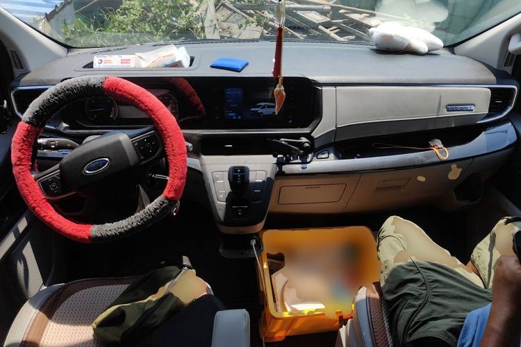 Used Ford Transit 2023 2.0T Diesel Automatic Commercial & Travel Model Mid-axle Medium Roof 7/8/9-Seater
