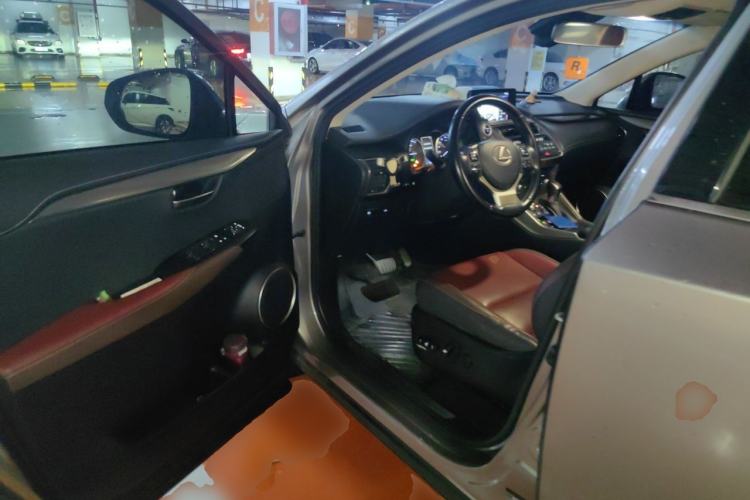 Used Lexus NX 2018 300h Front-Wheel-Drive FENGSHANG Version China V Emission Standard
