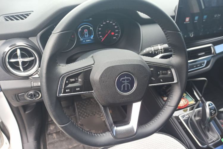 Used BYD Song 2020 Classic Edition 1.5T Automatic Elite Model Steering Wheel