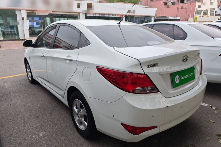 Used Hyundai Verna (older generation) 2014 1.4L Manual Smart GLS Trim Rear Left 45 Deg