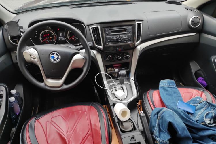 Used Venucia T70 2015 2.0L CVT Smart Choice Edition
