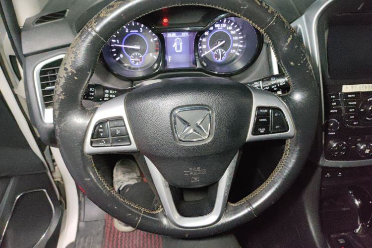 Used JMC Yusheng S350 2013 2.4T Automatic 2WD Diesel Ultra-Luxury 5-Seater Steering Wheel