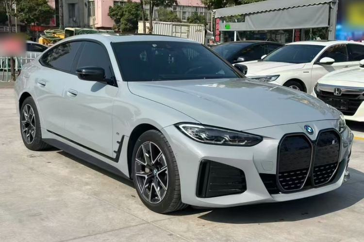 Used BMW i4 2022 eDrive40
