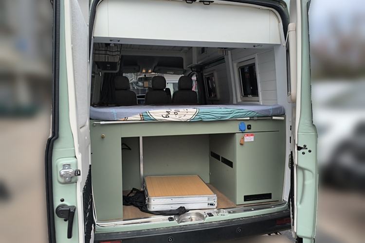 Used SAIC MAXUS Xintu V80  Trunk